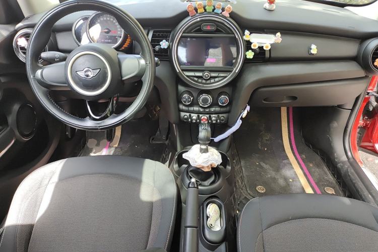 Used MINI 2016 1.2T ONE Five-Door Edition Center Console