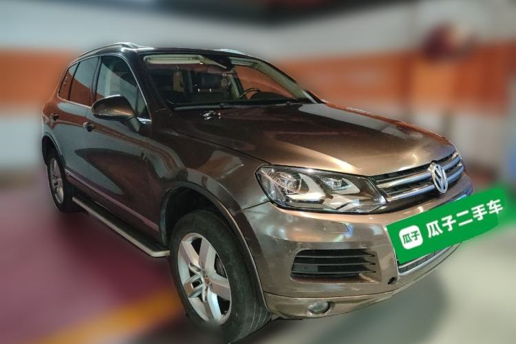 Used Volkswagen Touareg 2011 3.0 TSI Luxury Edition Front Right 45 Deg