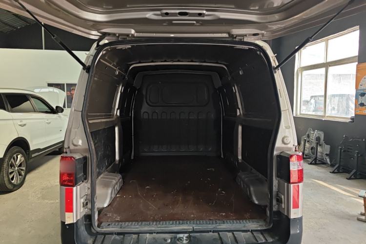 Used Jinbei Hiace X30 2020 1.5L Van Super-Enjoyment Model China VI Standard SWC15M Trunk