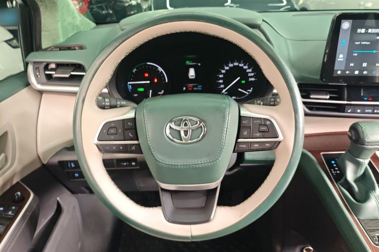 Used Toyota SIENNA 2021 2.5L Hybrid Comfort Edition Steering Wheel