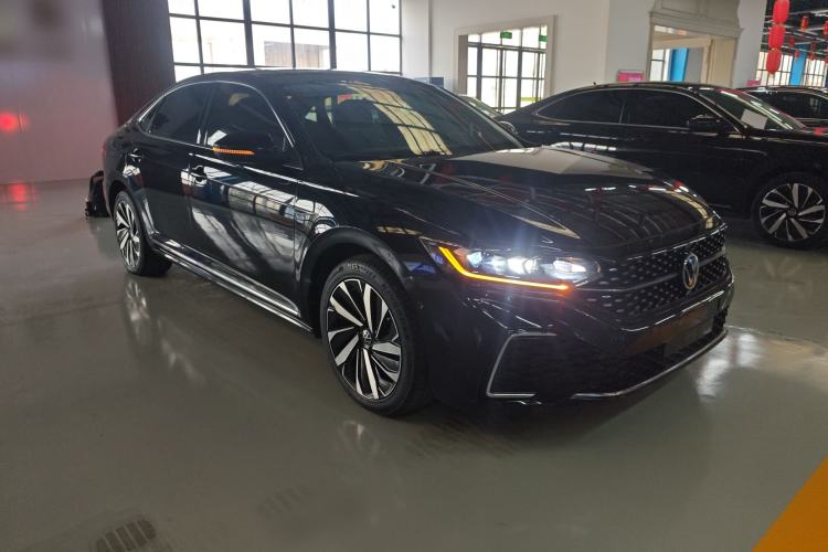 Used Volkswagen Passat 2022 330TSI Starry Luxury Edition – Exclusive Special Edition
