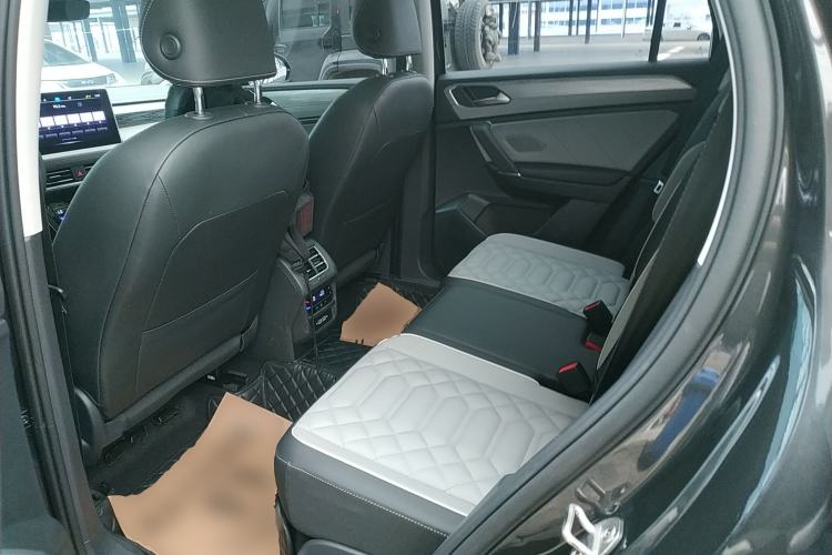 Used Volkswagen Tayron 2023 Revised Version 380TSI All-Wheel Drive R-Line High-Energy Edition Left Rear Seat