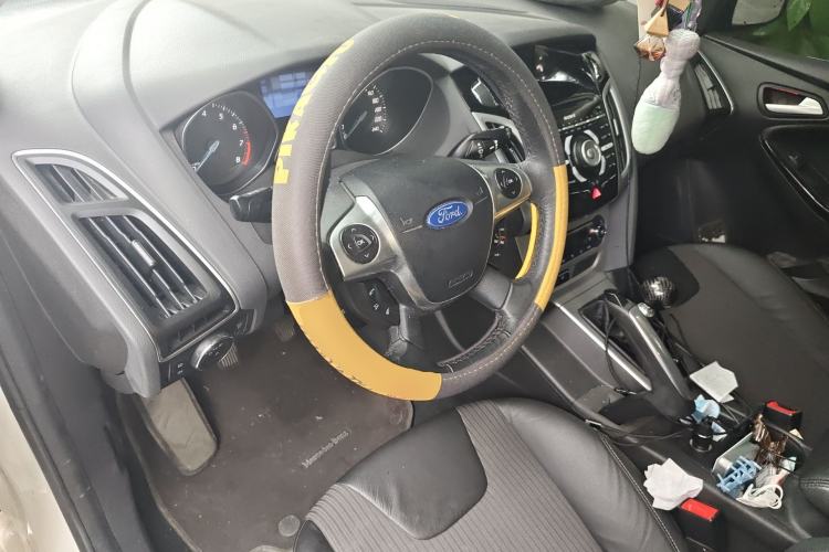 Used Ford Focus 2012 Hatchback 2.0L Manual Luxury Sport Model Steering Wheel