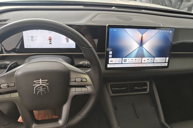 Used BYD Qin L 2025 DM-i Smart Drive 120KM Leading Model