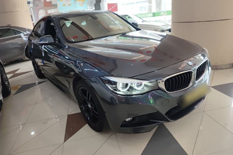 Used BMW 3 Series GT 2020 320i M Sport Package Front Right 45 Deg