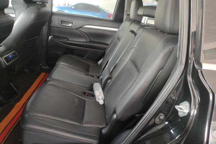 Used Toyota Highlander 2018 2.0T Four-Wheel Drive Luxury Version 7 Seats China VI Standard
