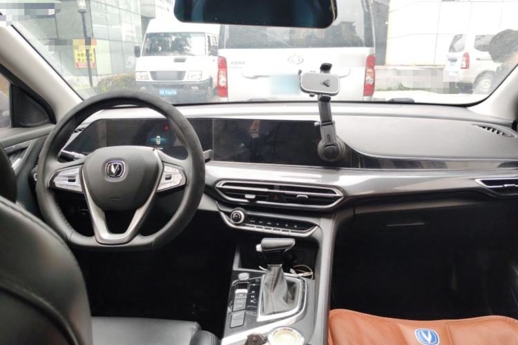 Used CHANGAN Eado 2020 PLUS Blue Whale NE 1.4T GDI DCT Prestige Model Center Console