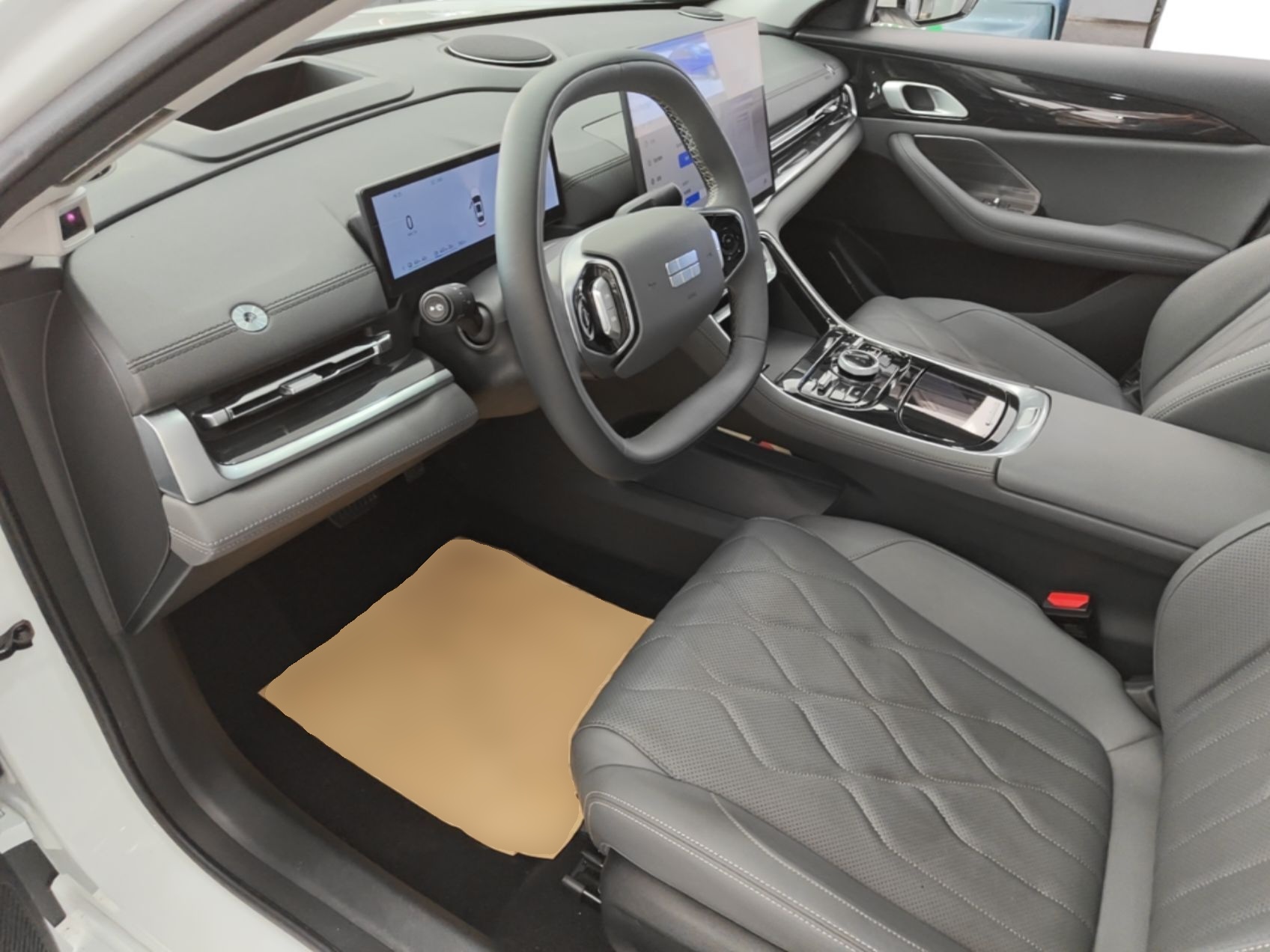 Geely Galaxy A7 2025 Model EM-i 150km Exploration+ Edition — снимка 18