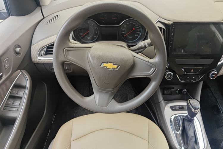 Used Chevrolet Cruze 2016 1.5L Automatic Stylish Sunroof Version Steering Wheel