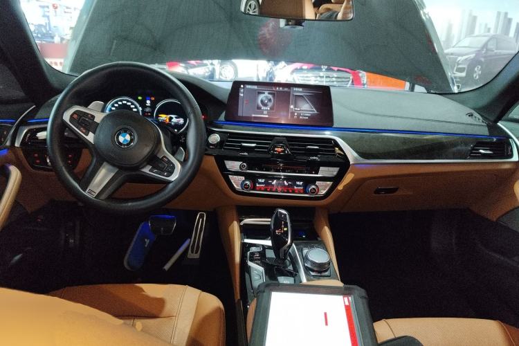 Used BMW 5 Series 2018 Restyled 530Li Luxury Edition M Sport Package