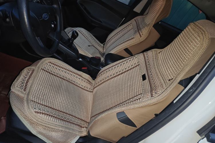 Used Ford Focus 2012 Hatchback 1.6L Manual Fashion Edition
