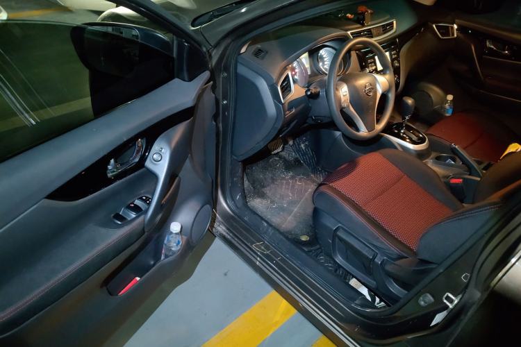 Used Nissan Qashqai 2016 2.0L CVT Elite Edition Driver Seat