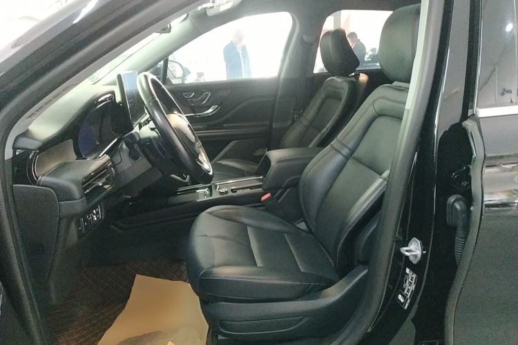 Used Lincoln Corsair 2022 Revised Version 2.0T Two-Wheel Drive Premium Edition Left Front Seat