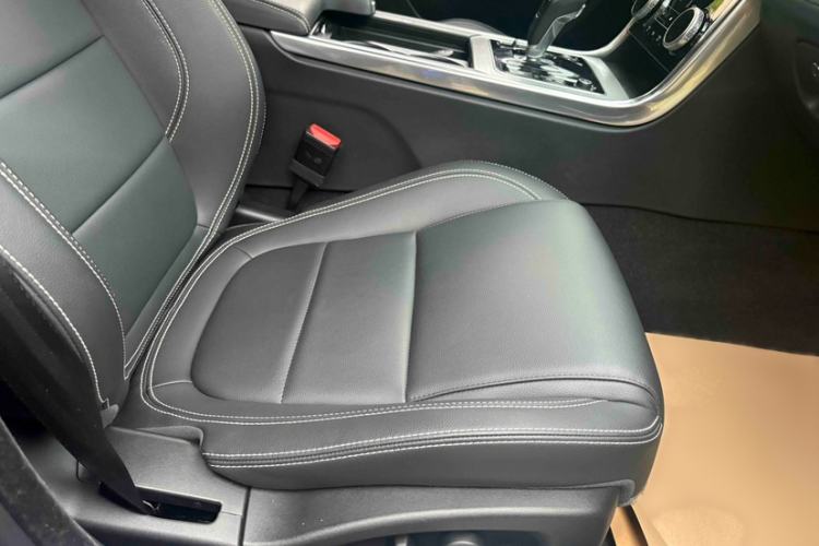 Used Jaguar XEL 2020 2.0T 200 PS R-DYNAMIC S Advanced Sport Edition Right Front Seat