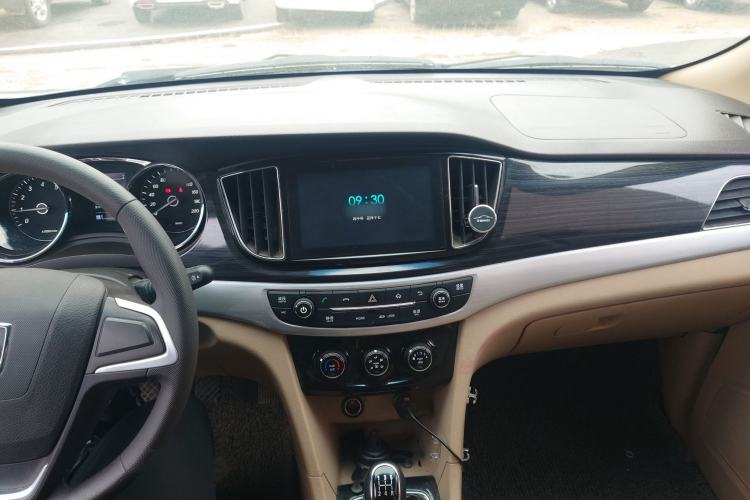 Used Baojun 730 2016 1.5L Manual Comfort Version 7 Seats China V Emission Standard
