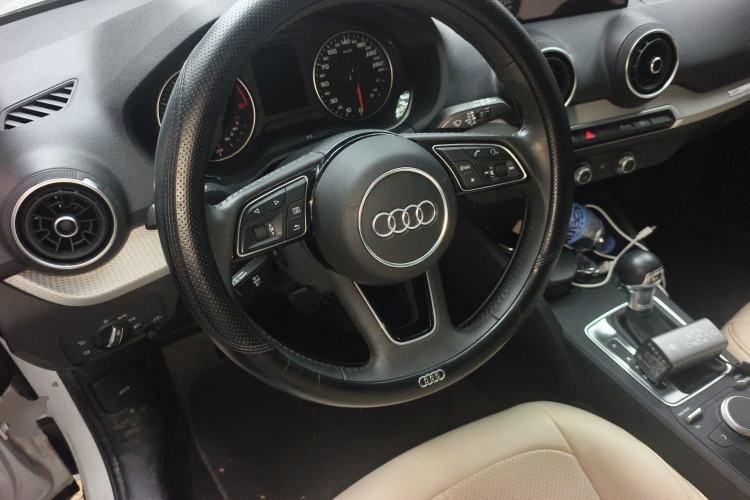 Used Audi Q2L 2020 35 TFSI Ambition Dynamic Edition Steering Wheel