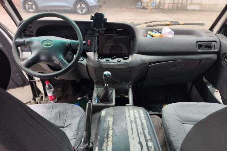 Used Jinbei Hiace 2011 2.0L 5th Generation Kuaiyunwang Luxury Edition 4G19 Center Console