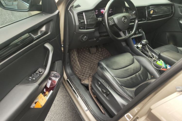 Used Skoda Kodiaq 2019 Facelifted TSI330 5-Seater Two-Wheel-Drive Luxury Enjoyment Edition China VI Standard Driver Seat