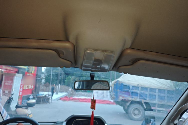 Used SAIC MAXUS Xintu V80 2017 2.5T 5-Speed Manual Aoyuntong National V Short Wheelbase Mid-Roof 5/6/10-Seater Headliner