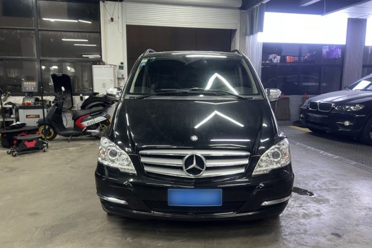 Used Mercedes-Benz Viano 2014 3.5L Premier Edition Exterior 1