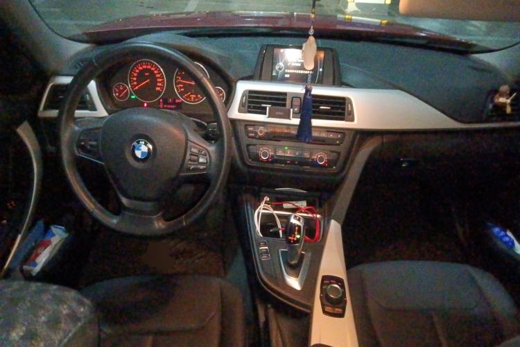 Used BMW 3 Series 2015 320i Active Edition
