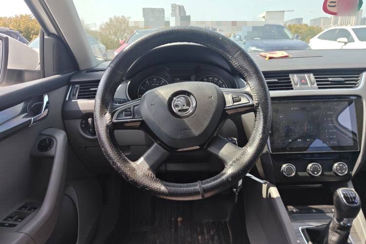 Used Skoda Octavia 2015 1.6L Manual Yijun Edition
