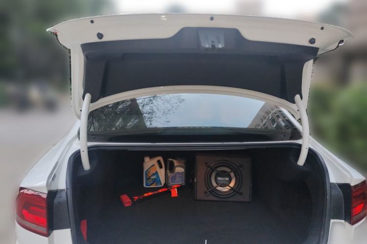 Used Volkswagen Lamando 2015 280TSI DSG Comfort Edition Trunk