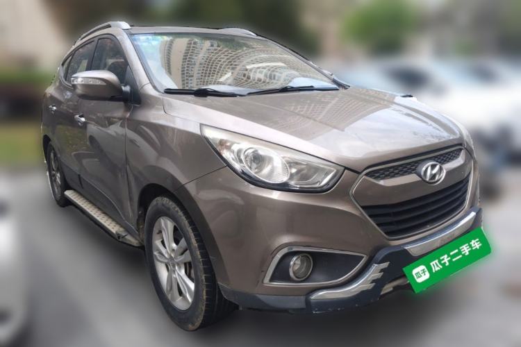 Used Hyundai ix35 2012 2.0L Automatic Two-Wheel Drive Elite Edition GLS Front Right 45 Deg