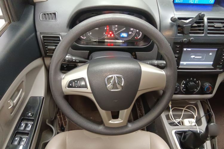 Used BAIC Weiwang M20 2014 1.5L Comfort Version BJ415B Steering Wheel