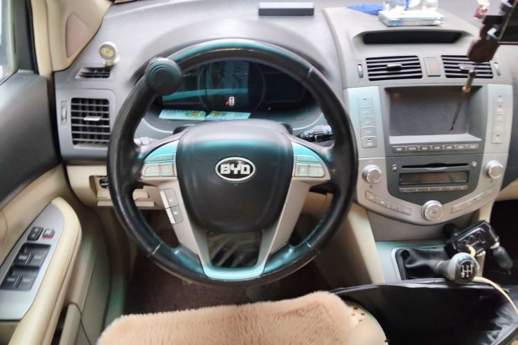 Used BYD S6 2011 2.0L Manual Luxury Version