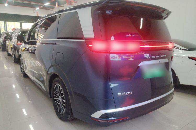 Used Denza D9 2023 DM-i 965 Luxury Model Rear Left 45 Deg