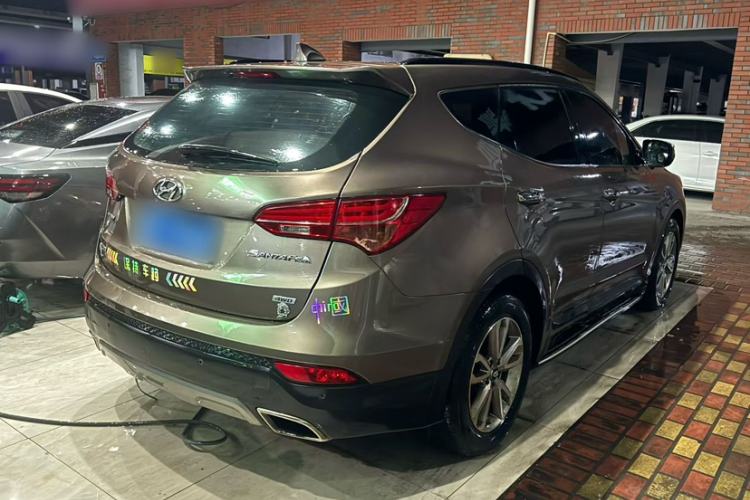 Used Hyundai Santa Fe 2013 2.0T Automatic All-Wheel Drive Top Trim