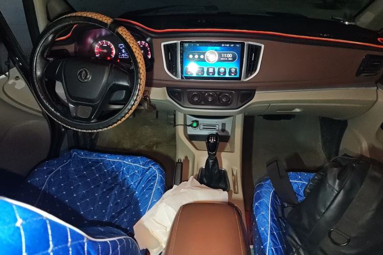 Used FORTHING Lingzhi 2019 M5L 1.6L 9-Seater Base Model China VI Standard Center Console