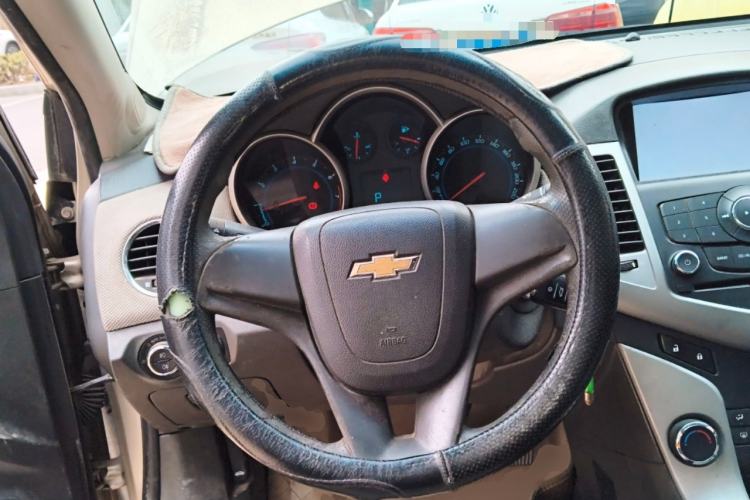 Used Chevrolet Cruze 2013 1.8L SE AT Steering Wheel