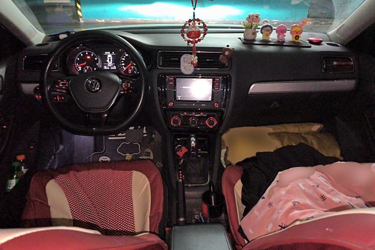 Used Volkswagen Sagitar 2018 280TSI DSG Ignite Edition Center Console