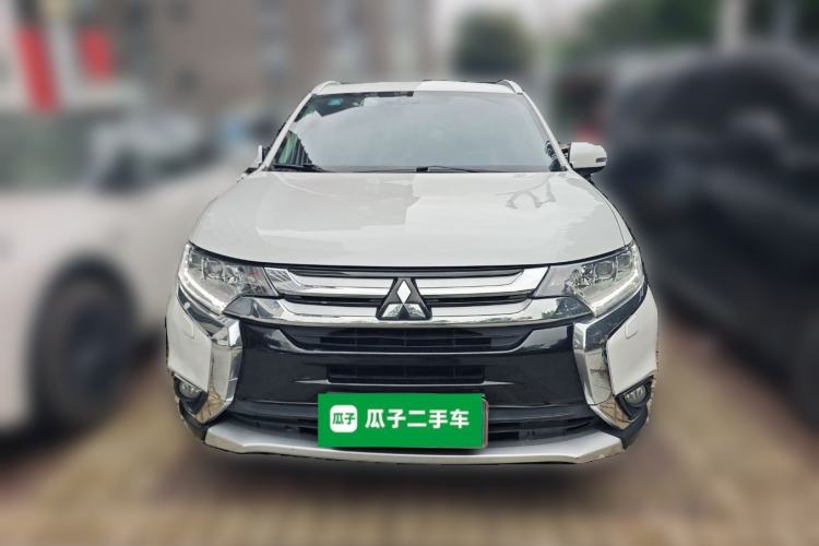 Used Mitsubishi Outlander 2016 2.4L 4x4 Luxury Edition 7-Seater
