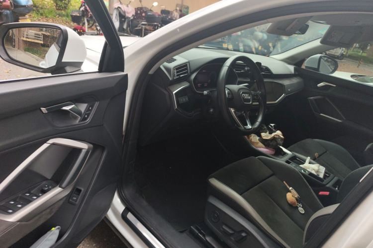 Used Audi Q3 2019 35 TFSI Advanced Dynamic Edition
