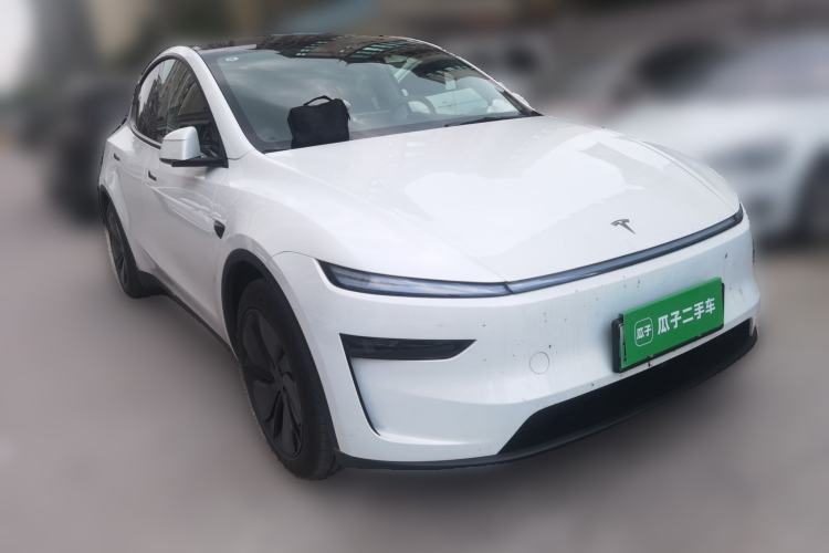 Used Tesla Model Y 2025 Rear-Wheel-Drive Version Front Right 45 Deg