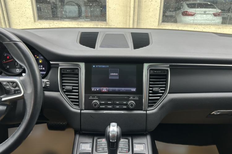 Used Porsche Macan 2017 Macan 2.0T
