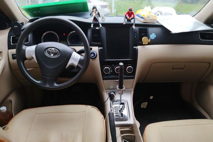 Used Toyota Corolla EX 2013 1.6L Automatic Excellence Edition Center Console