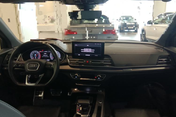 Used Audi Q5L 2023 40T Luxury Dynamic Model Center Console