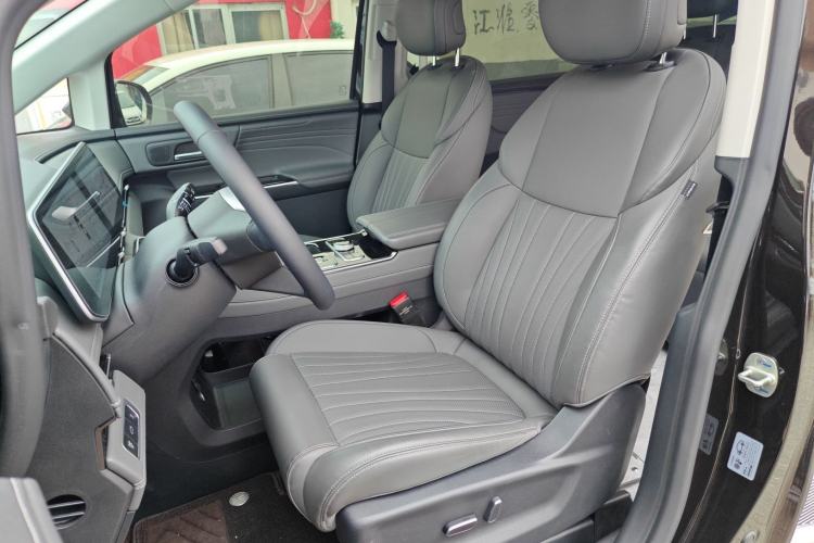 Used JAC Refine RF8 PHEV 2024 Zhiling Edition 1.5T 150KM Flagship Model – Lithium Iron Phosphate
