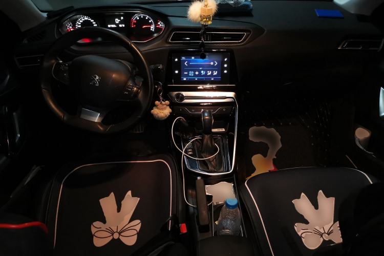 Used Peugeot 308 2016 1.6L Automatic Luxury Edition Center Console