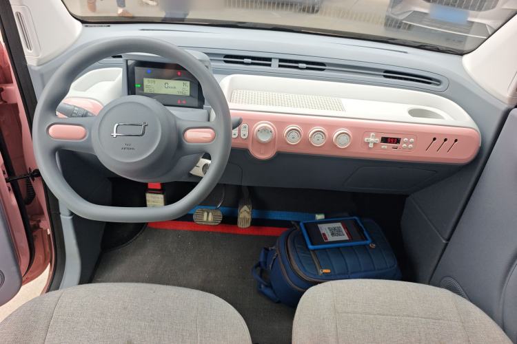 Used Bestune Pony 2024 170km Range Energizing Horse Center Console