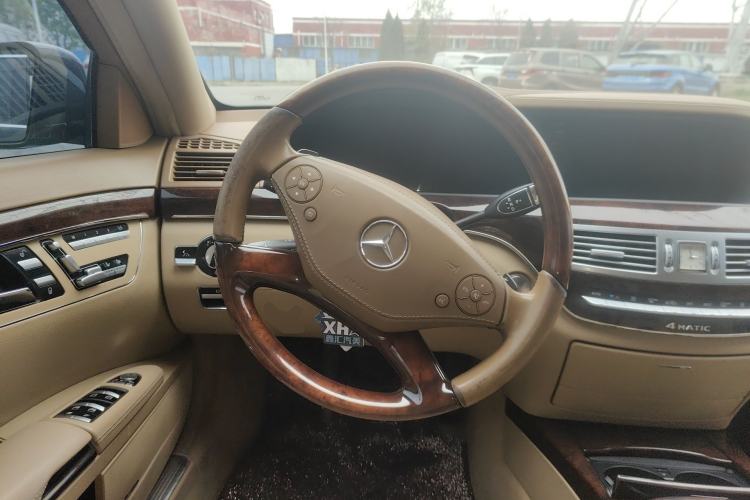 Used Mercedes-Benz S-Class 2012 S 300 L Business-Class Grand Edition Steering Wheel