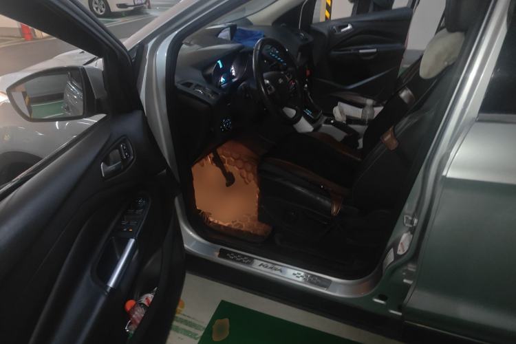 Used Ford Kuga 2013 1.6L GTDi Two-Wheel-Drive Trend Model