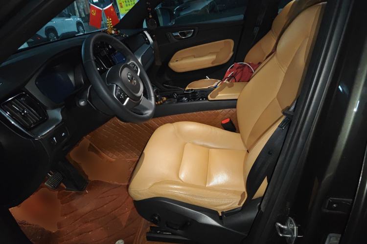 Used Volvo XC60 2019 T5 4x4 Smart Edition China V Standard
