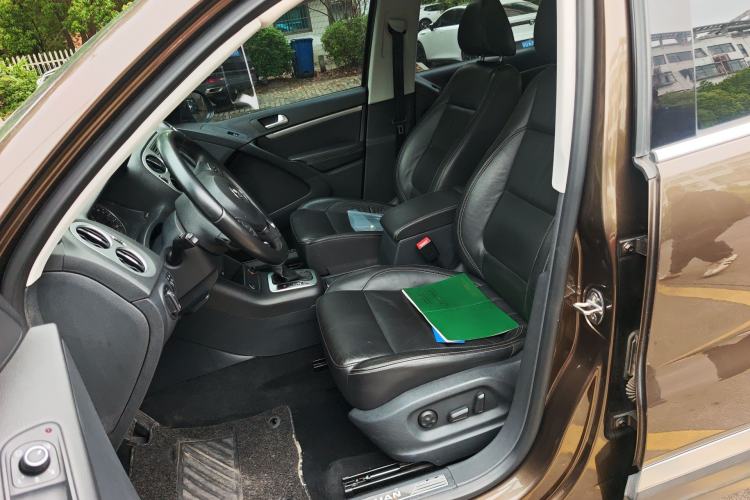 Used Volkswagen Tiguan 2016 300TSI Automatic All-Wheel Drive Luxury Edition Left Front Seat