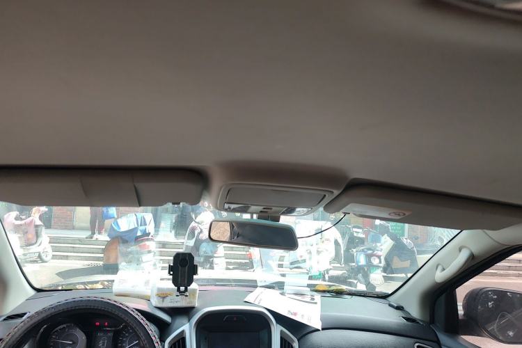 Used JMC Yusheng S350 2013 2.4T Manual Two-Wheel Drive Diesel Luxury Edition 5 Seats Headliner