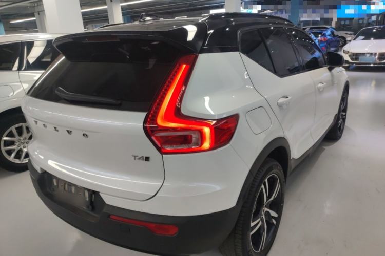 Used Volvo XC40 2021 T4 Four-Wheel Drive Smart & Sporty Edition Rear Right 45 Deg
